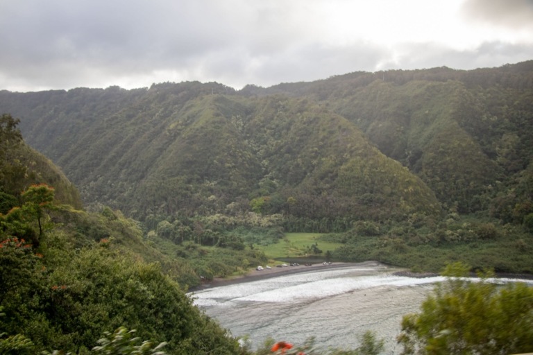 Surf at Honomanu Bay