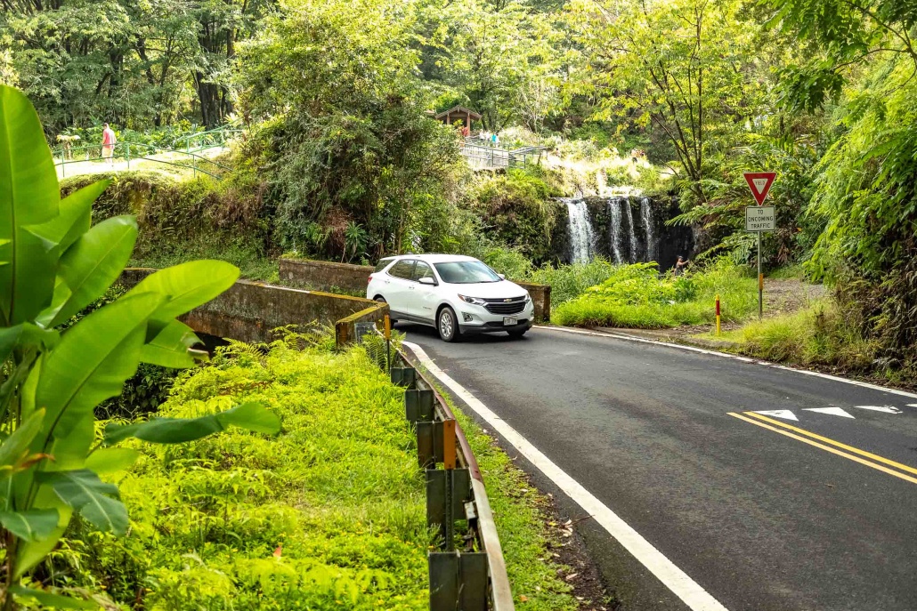 Puua Kaa Wayside Park Bidge car and Waterfall Road to Hana Maui