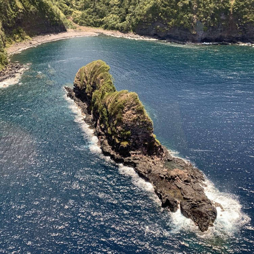 temptationtours road to hana helicopter tour small island