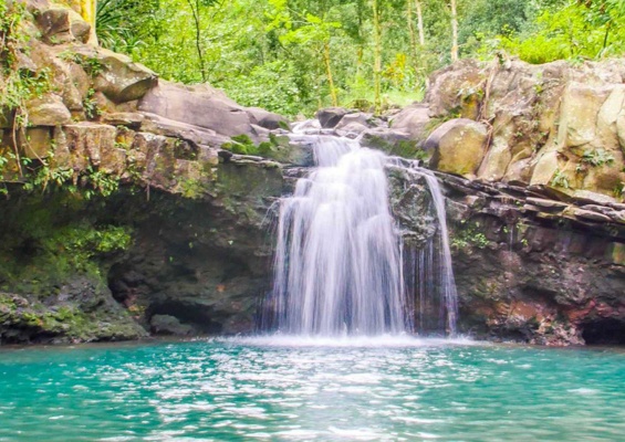 hike maui short waterfalls walk swim in pools under two waterfalls maui slider
