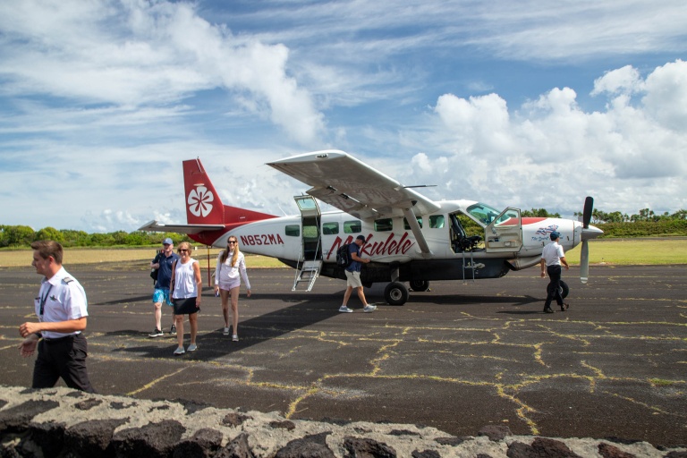 feature mokolele airlines landing
