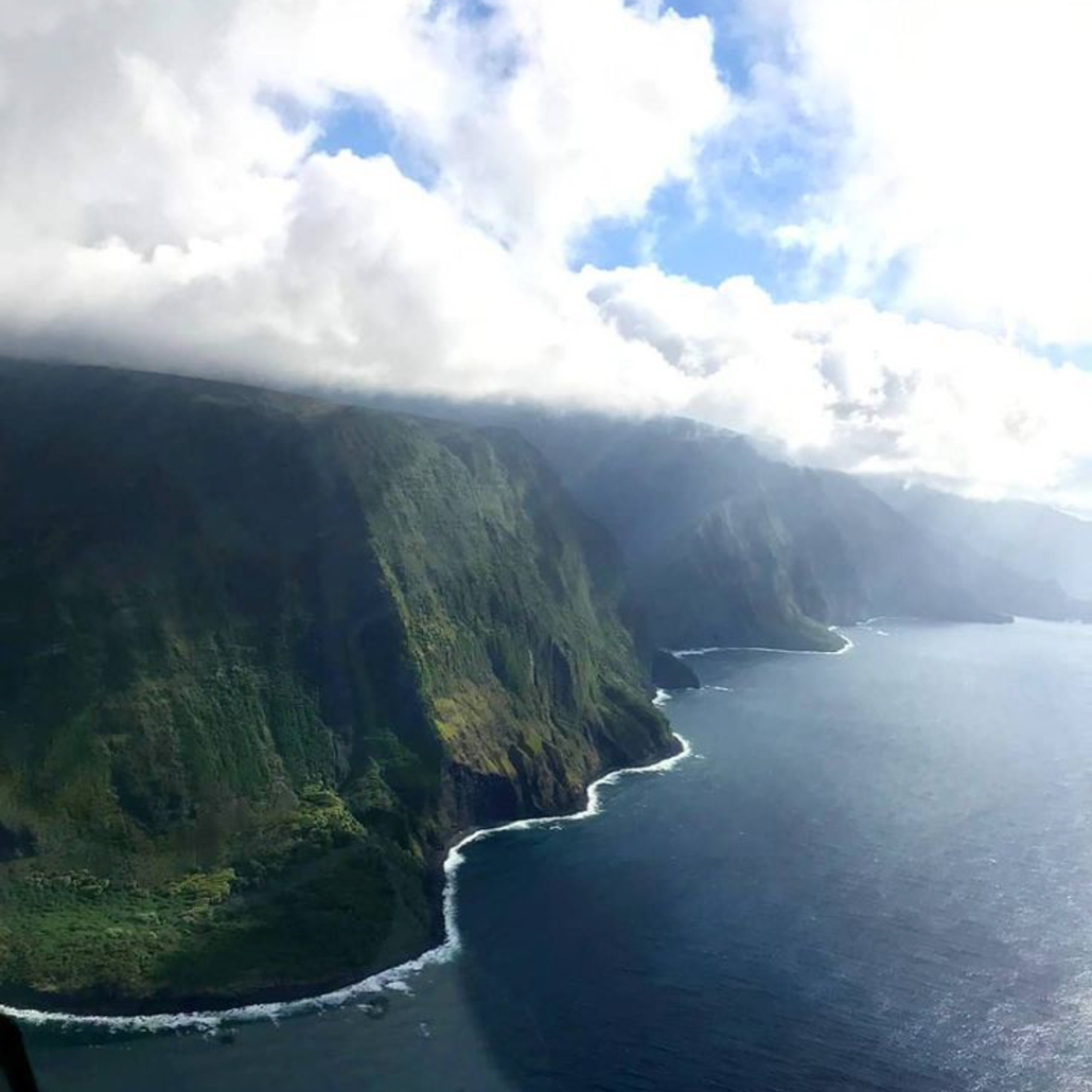 airmaui mountain waterfalls helicopter ride sky view