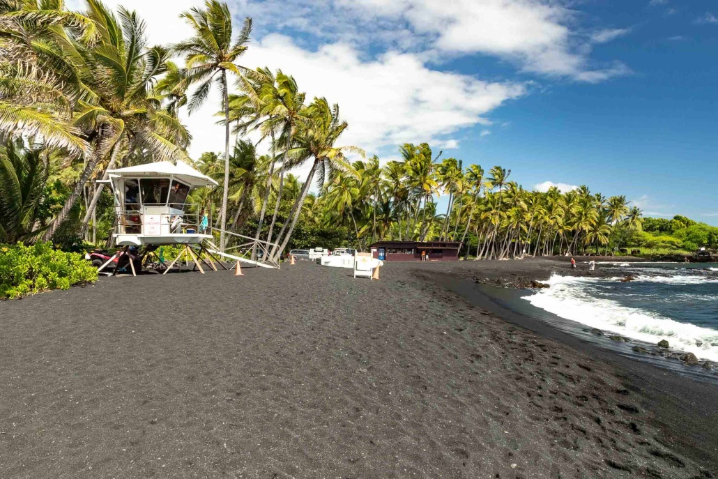 punaluu black sand lifeguard station