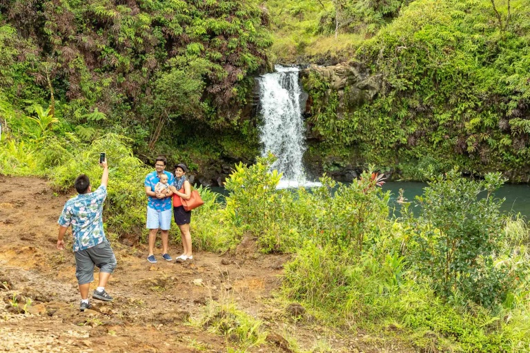puua kaa wayside park guide photographing visitors road to hana maui